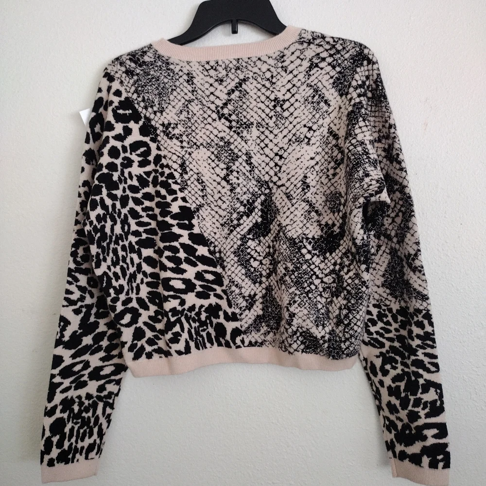 Guess Tamelia Black Cream Animal Print Cropped Sweater Size Large - Picture 13 of 15
